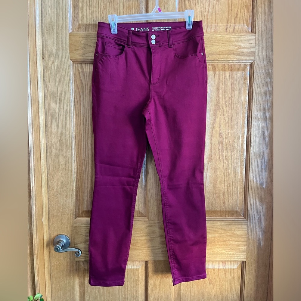 Reitmans Super High Rise Petites Burgundy Jegging Sz 30